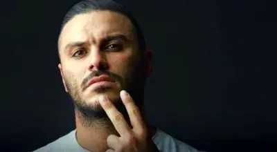 بیوگرافی آرمین زارعی؛ از شروع خوانندگی تا مجوز، زندگی شخصی و همسرش+عکس