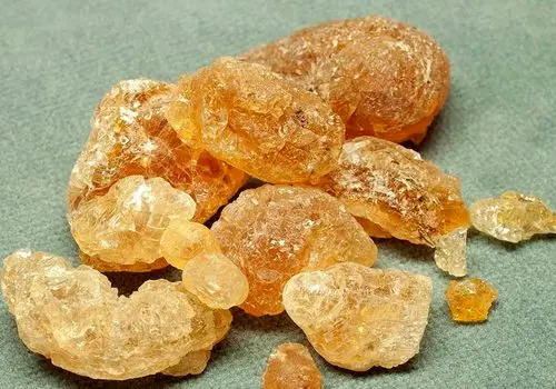 خواص کتیرا برای معده از نظر طب سنتی چیست؟ + روش مصرف
