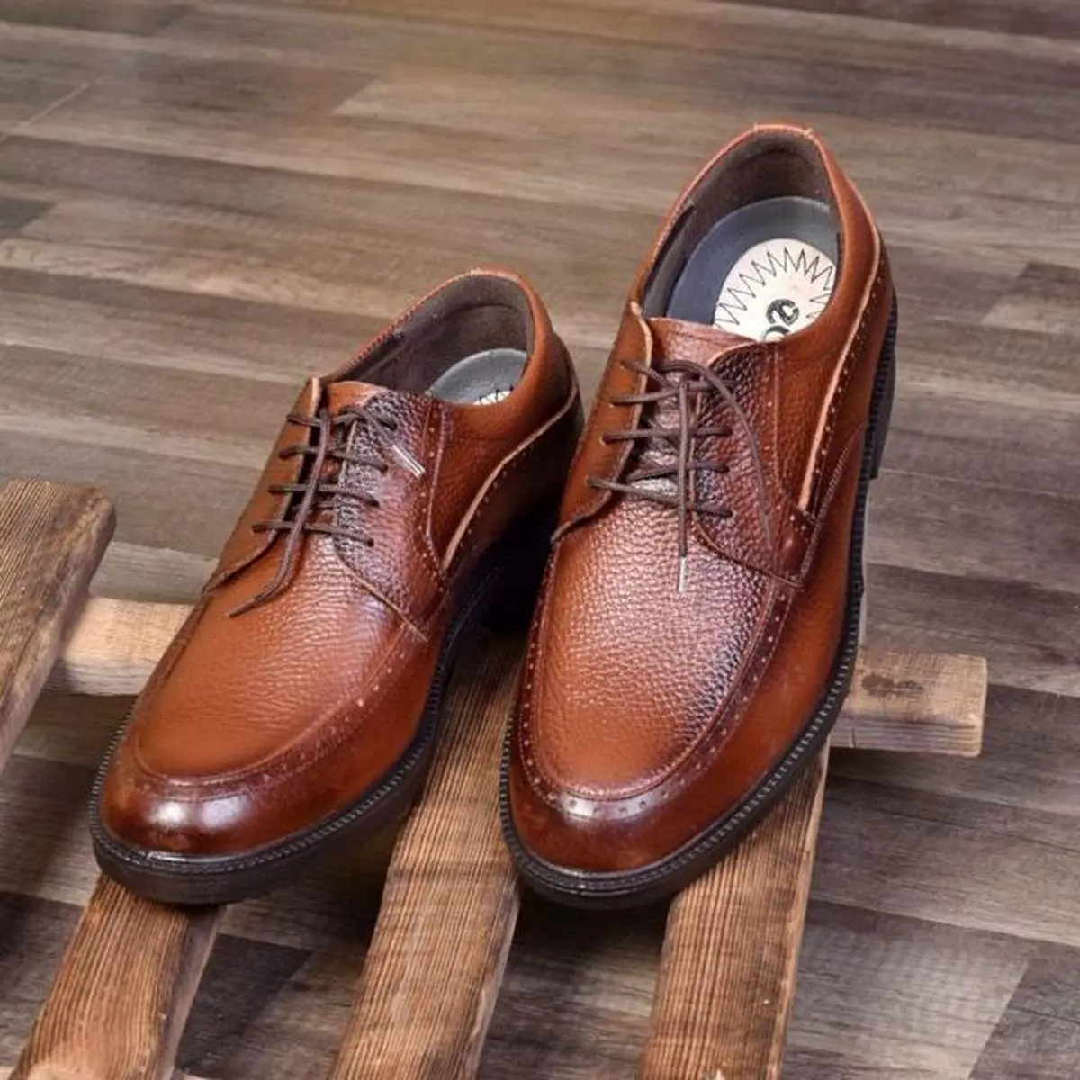 نکات هوشمندانه در مورد پوشیدن کفش قهوه ای 
