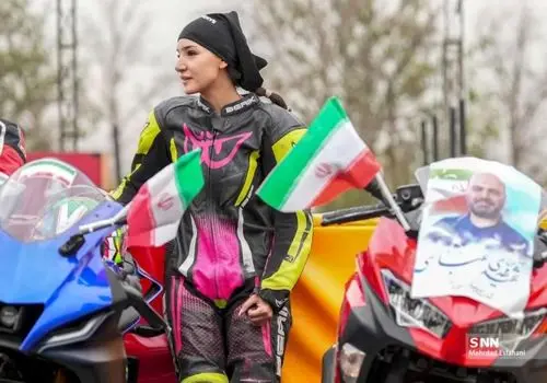 تصاویر پربازدید از پوشش متفاوت زنان در تجمعات شبانه