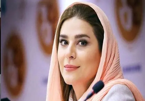 استایل مینیمال سحر دولتشاهی در قاب آسانسور / پیری شوکه کننده خانم بازیگر!