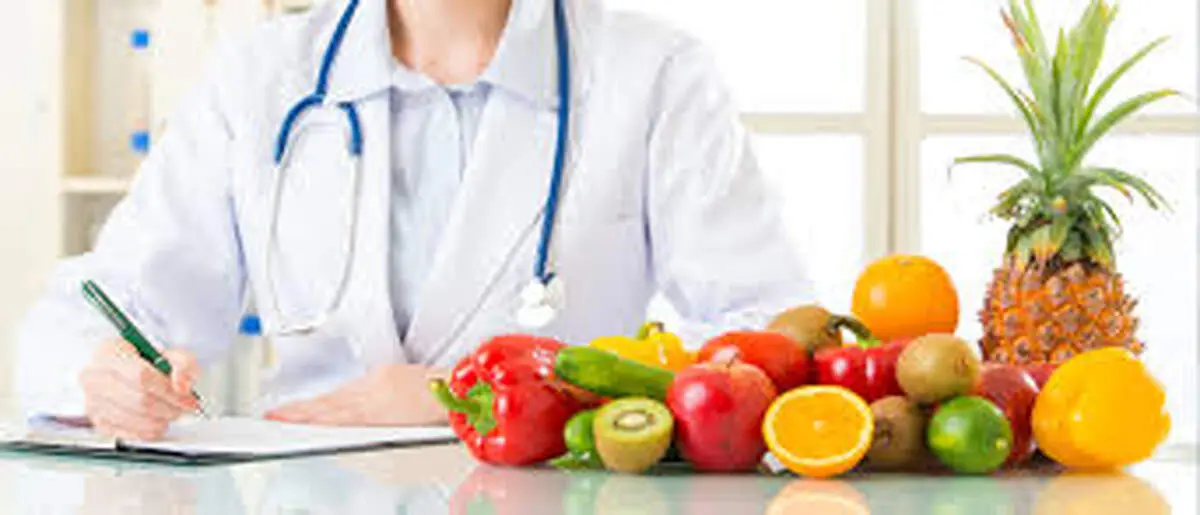 چه زمانی باید به کارشناس تغذیه مراجعه کنیم؟
