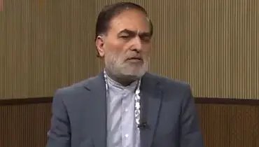 عابدینی: سپاه با پدافند بومی هواگردهای آمریکا را شکار و غنیمت گرفت