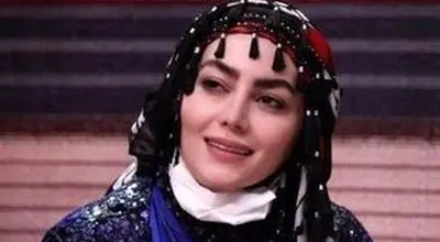 روژانِ «نون خ» با یک لباس مجلسی جلب‌توجه کرد