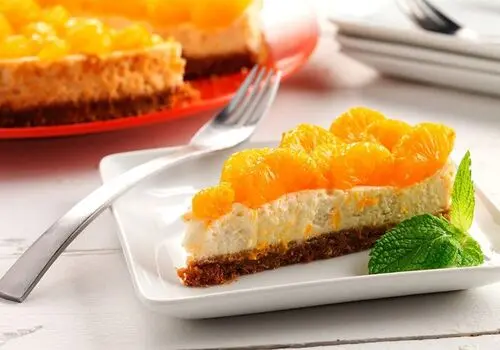 طرز تهیه لذیذترین چیز کیک شکلاتی باسک فقط با ۵ قلم مواد + فیلم / سه سوته چیز کیک شکلاتی باسک آماده است