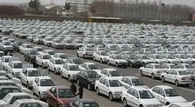 بازار خودرو در مسیر نزولی؛ کاهش قیمت محصولات ایران‌خودرو و سایپا با سیگنال دلار