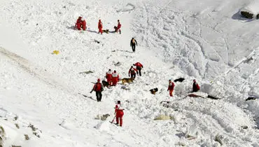 جسد کوهنورد یخ زده در توچال کشف شد+ فیلم