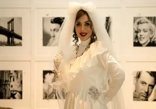 درخواست عجیب رویا میرعلمی از چت جی پی تی؛ من را ملکه کن!/ویدیو