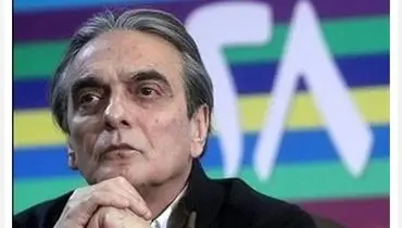 عکسی از حسن پورشیرازی در صف نماز میت همایون ارشادی