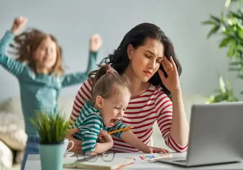 چگونه رابطه‌ای دوستانه با فرزندمان داشته باشیم؟

