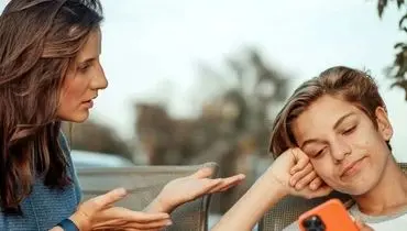 چه کار کنم تا فرزندم کمتر گوشی ببیند؟

