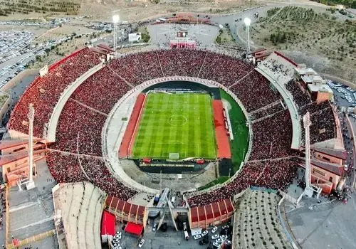 مسابقه تراکتور - پرسپولیس با تاخیر برگزار می شود