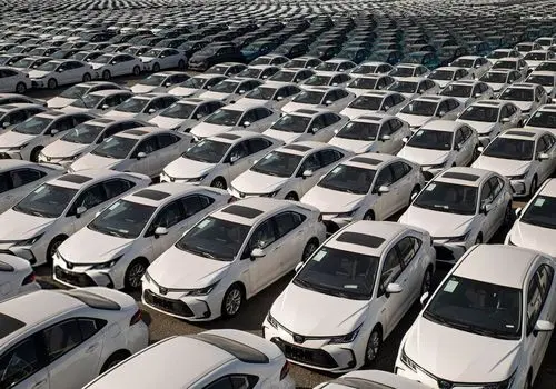 بازار خودرو در وضعیت نوسانی؛ کوییک و ساینا بدون تغییر قیمت باقی ماندند