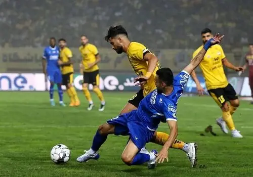 خلاصه بازی ذوب آهن - پرسپولیس + گل ها و حواشی