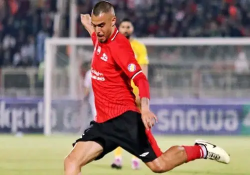 مدافع پرسپولیس مصدوم و از ادامه بازی محروم شد