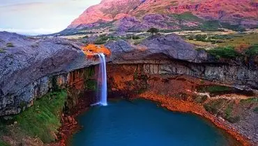 یکی از باشکوه‌ترین آبشارهای جهان در آرژانتین/آبشار اسیدی با رنگ های آتشین