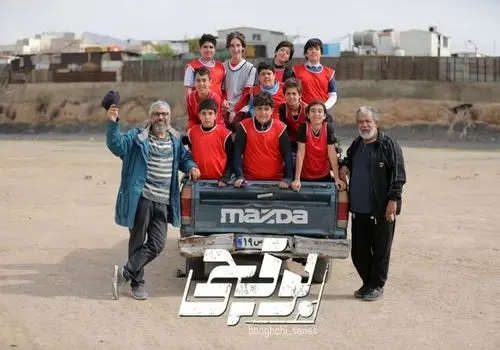 سریال‌درمانی؛ آیا تماشای بی‌وقفه سریال‌ها نسخه‌ای برای فرار از استرس است؟