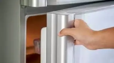  عواقب باز ماندن درب یخچال