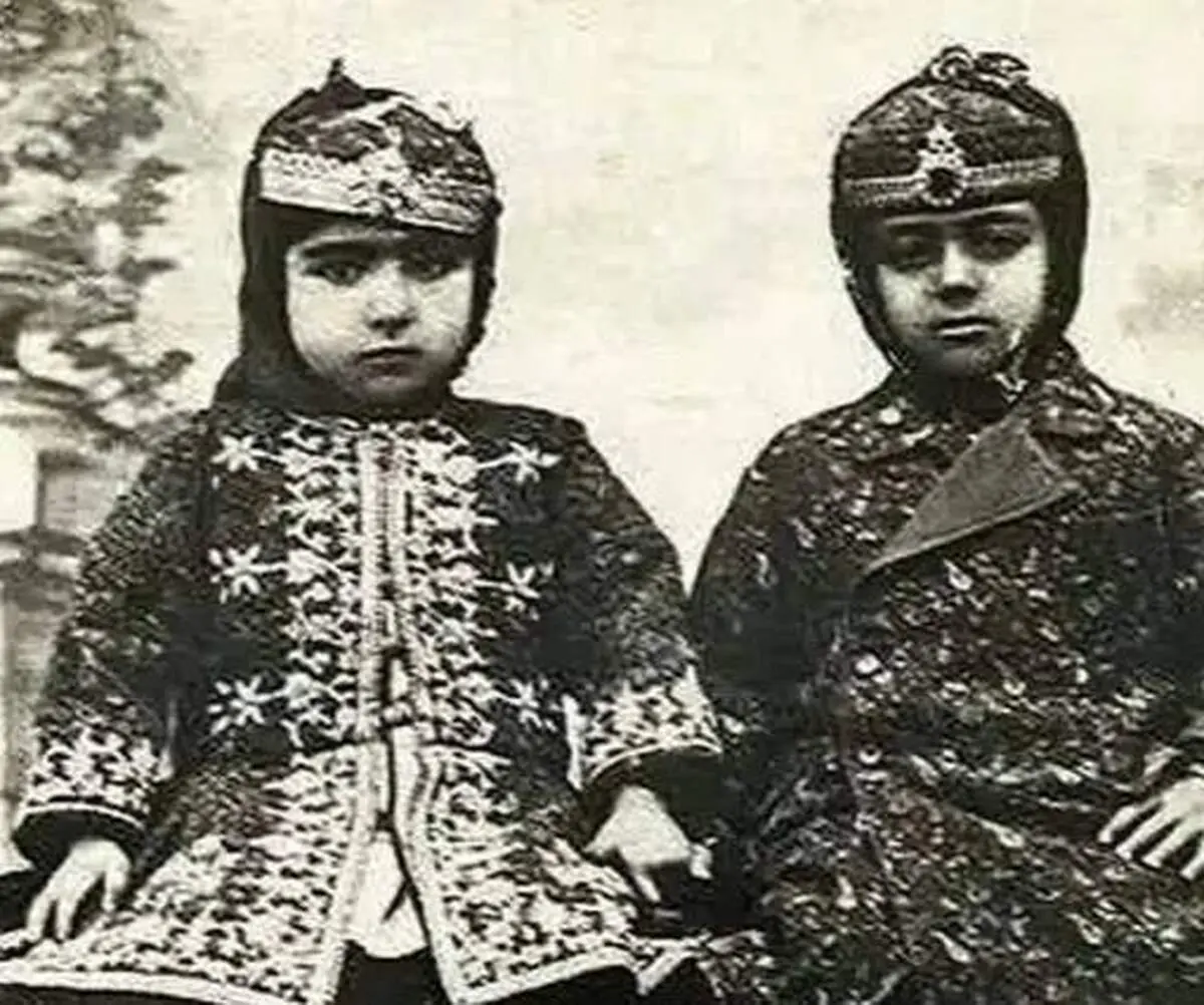 تصاویر دیده نشده از مراسم عروسی «اخترالدوله، دختر ناصرالدین شاه» و «ملیجک» + عکس