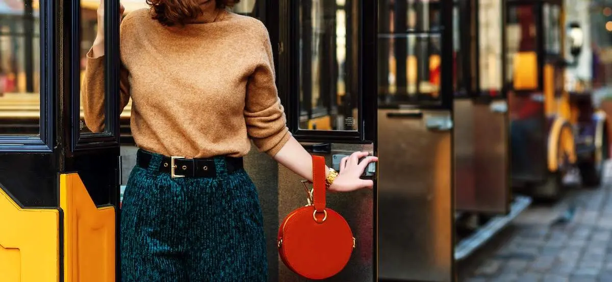 ۶ ترفند ساده برای شیک پوشی با سویشرت