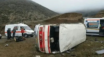 واژگونی مینی‌بوس در همدان ۲۴ مصدوم بر جای گذاشت