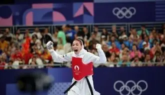 مبینا نعمت‌زاده: یک وجب از خاک ایران را با هیچ چیزی عوض نمی‌کنم + فیلم