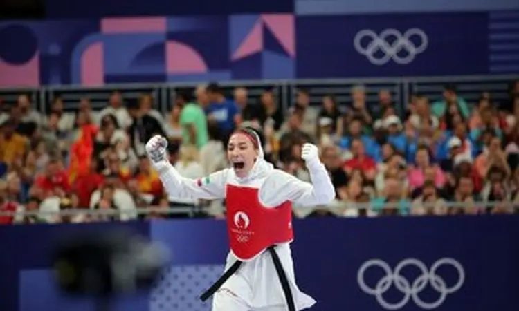 مبینا نعمت‌زاده: یک وجب از خاک ایران را با هیچ چیزی عوض نمی‌کنم + فیلم