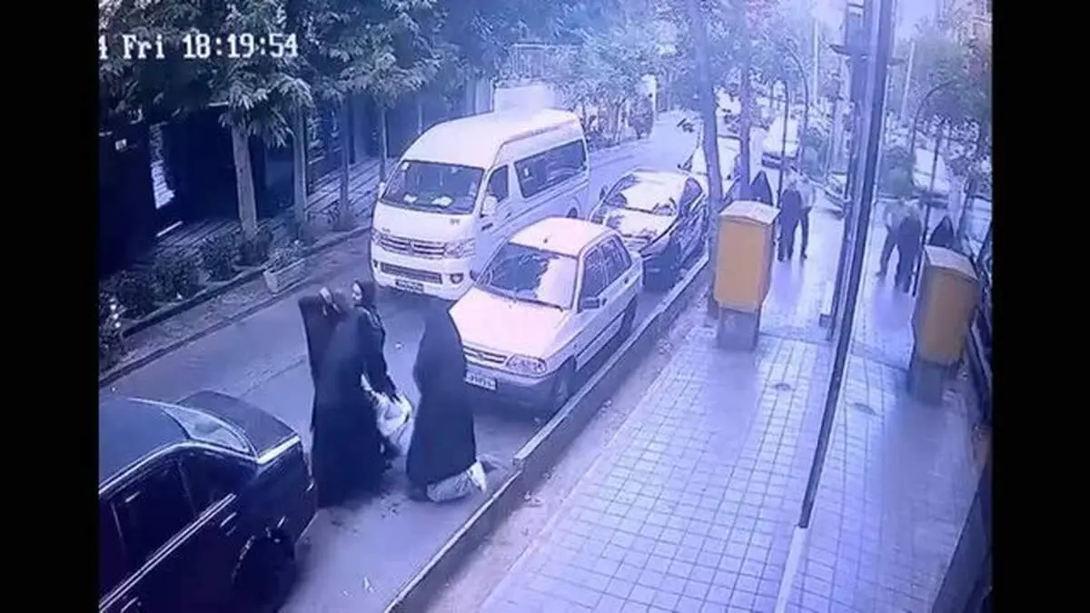 
واکنش پلیس به ویدیوی درگیری چند مامور زن با دختری بر سر حجاب
