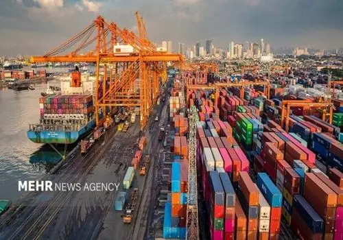 گمرک در ترافیک کالا؛ بوروکراسی و کمبود ارز عامل اصلی رسوب