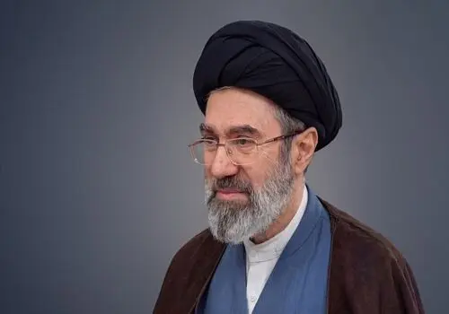عکس مجسمه جدید میدان انقلاب لو رفت