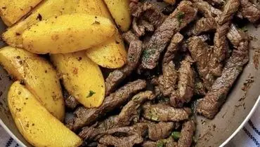 ناهار امروز: طرز تهیه یک غذای لذیذ و ساده؛ استیک با سیب زمینی سرخ شده