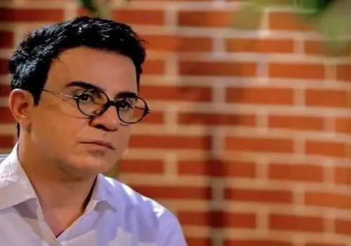 داریوش فرضیایی به سوگ مادر نشست