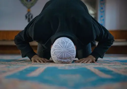 آیت‌الله خاتمی: دشمنان آرزوی خستگی مردم ایران را به گور خواهند برد