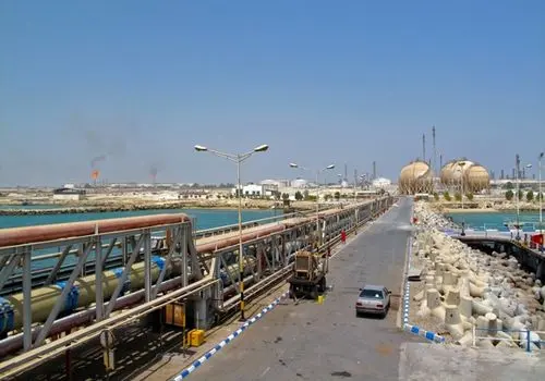 پالایشگاه های کشور هدف حمله قرار گرفته اند