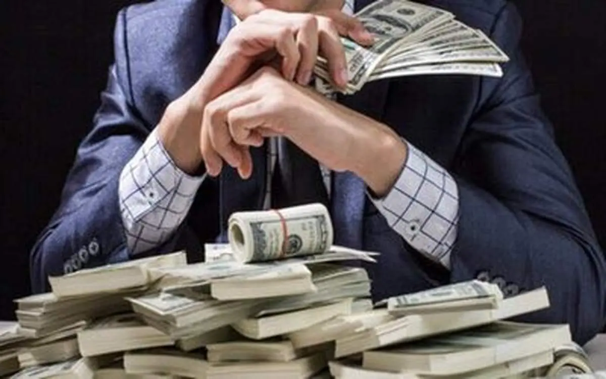 ساعت ۶۳۰ میلیارد تومانی آقازاده ثروتمند! + عکس