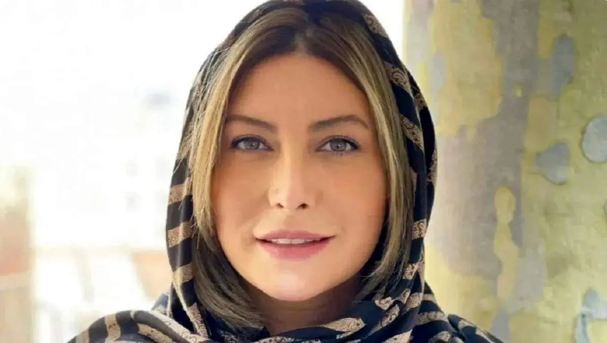 عکسی غم انگیز از فریبا نادری در عزاداری همسر اولش