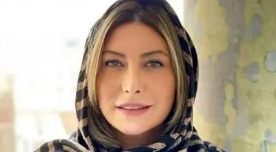 عکسی غم انگیز از فریبا نادری در عزاداری همسر اولش