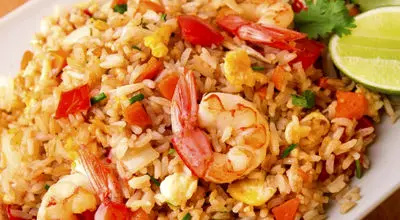 طرز تهیه پلو یونانی با میگوی طعم‌ دار ، خوشمزه و مجلسی
