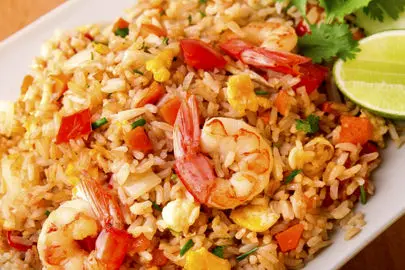 طرز تهیه پلو یونانی با میگوی طعم‌ دار ، خوشمزه و مجلسی
