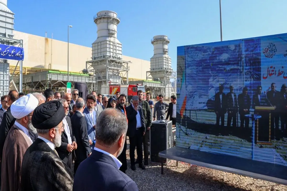 دست پر رئیس جمهور در افتتاح پروژه های نیرو در سفر به سمنان