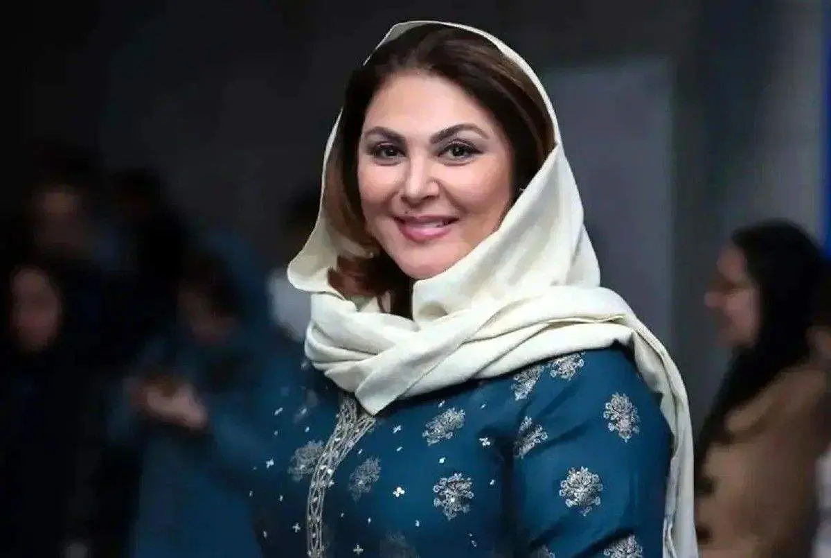 وقار در عین سادگی: پیراهن سبز لاله اسکندری، ترند جدید استایل هنرمندان!