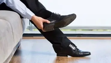 ۱۵ روش خانگی برای گشادکردن کفش تنگ