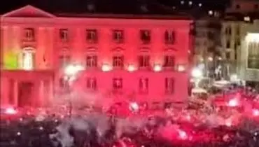 شهر ناپل، پس از قهرمانی ناپولی منفجر شد
