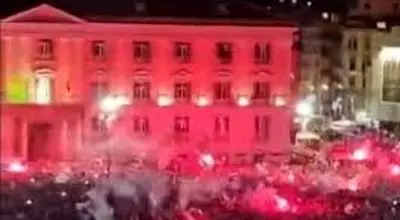 شهر ناپل، پس از قهرمانی ناپولی منفجر شد
