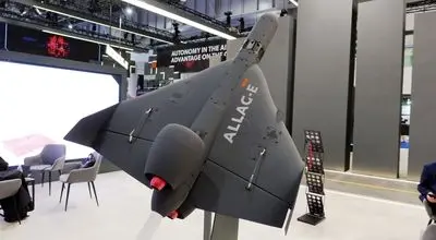 آلاج؛ پهپاد رهگیر برقی با طراحی تازه در نمایشگاه دبی+عکس