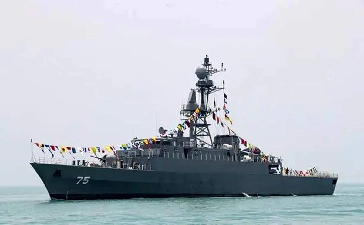 ناوشکن دنا در بازگشت از رزمایش غرق شد