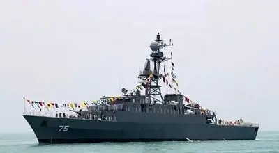 ناوشکن دنا در بازگشت از رزمایش توسط آمریکا غرق شد