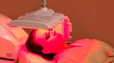 نور قرمز؛ درمان واقعی پوست یا تبلیغات پرزرق‌وبرق؟

