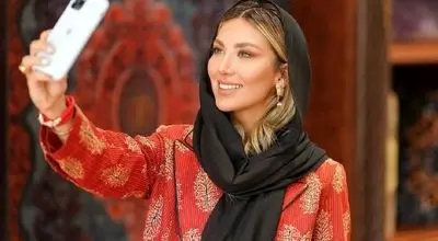 ژست جسورانه و شیک مینا مختاری با کت چرمی: نگاهی به استایل مافیایی همسر بهرام رادان!