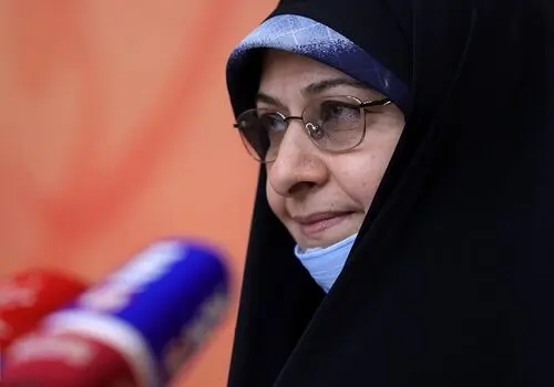 عکسی از عروسی شاه و ثریا در بهمن ۱۳۲۹ 